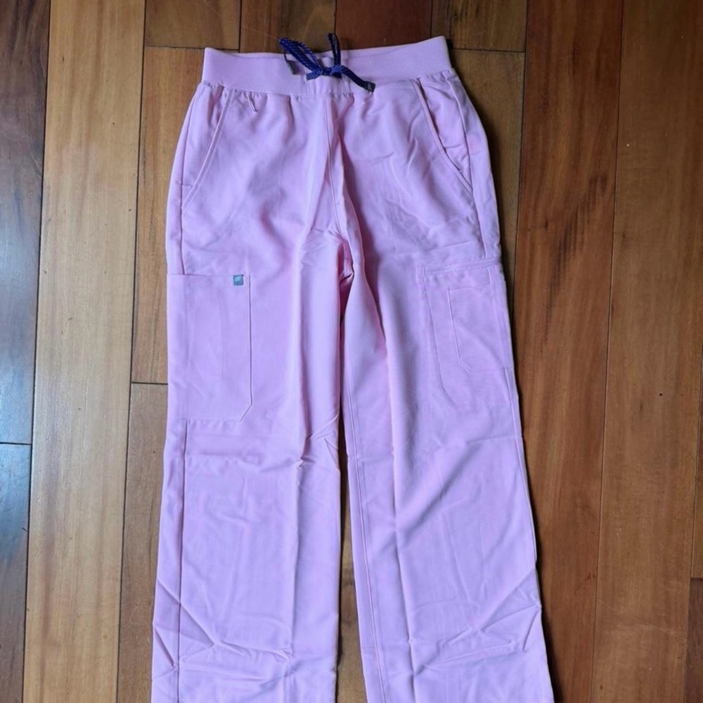 Fabletics High-Rise Wide Leg Scrub Pant in Pink Marshmallow
